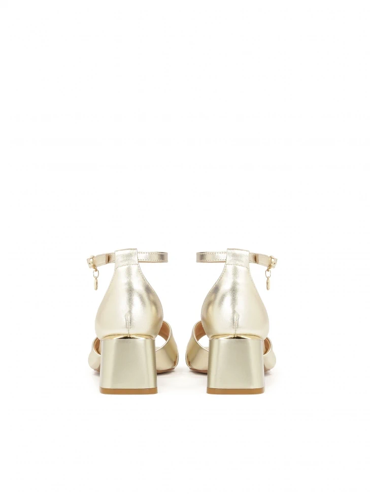 Kazar Classic Sandals On A Low Post In Gold Color