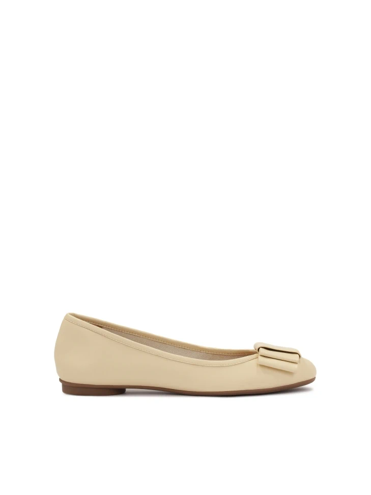 kazar Cream ballerinas with a big bow