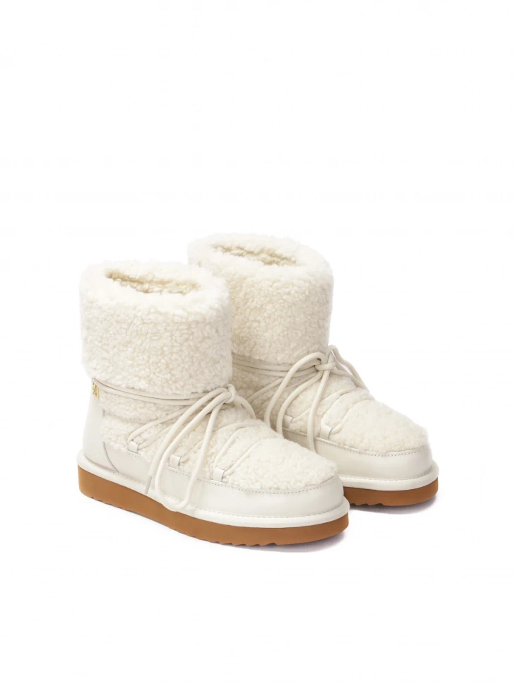 Kazar Cream Snow Boots On A Brown Sole