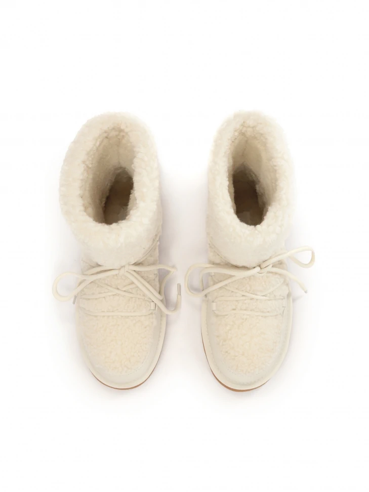 Kazar Cream Snow Boots On A Brown Sole