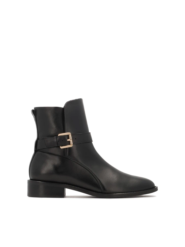 kazar Flat leather boots with strap