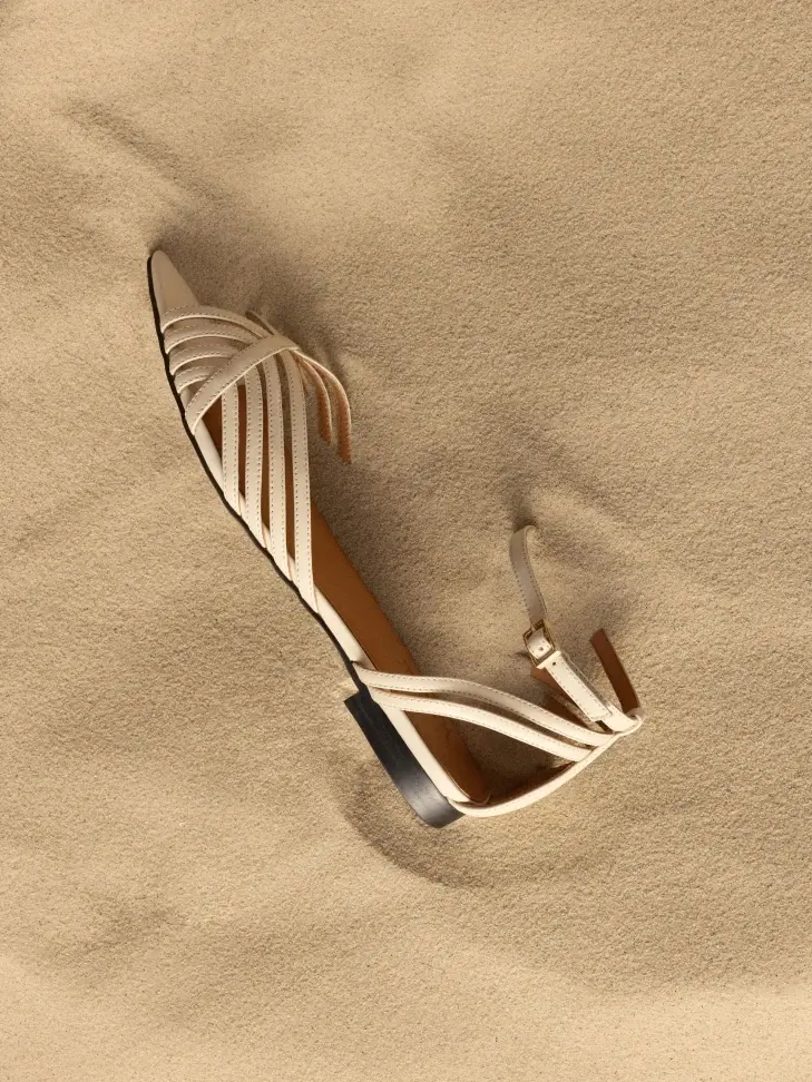 kazar Flat leather sandals with extended noses