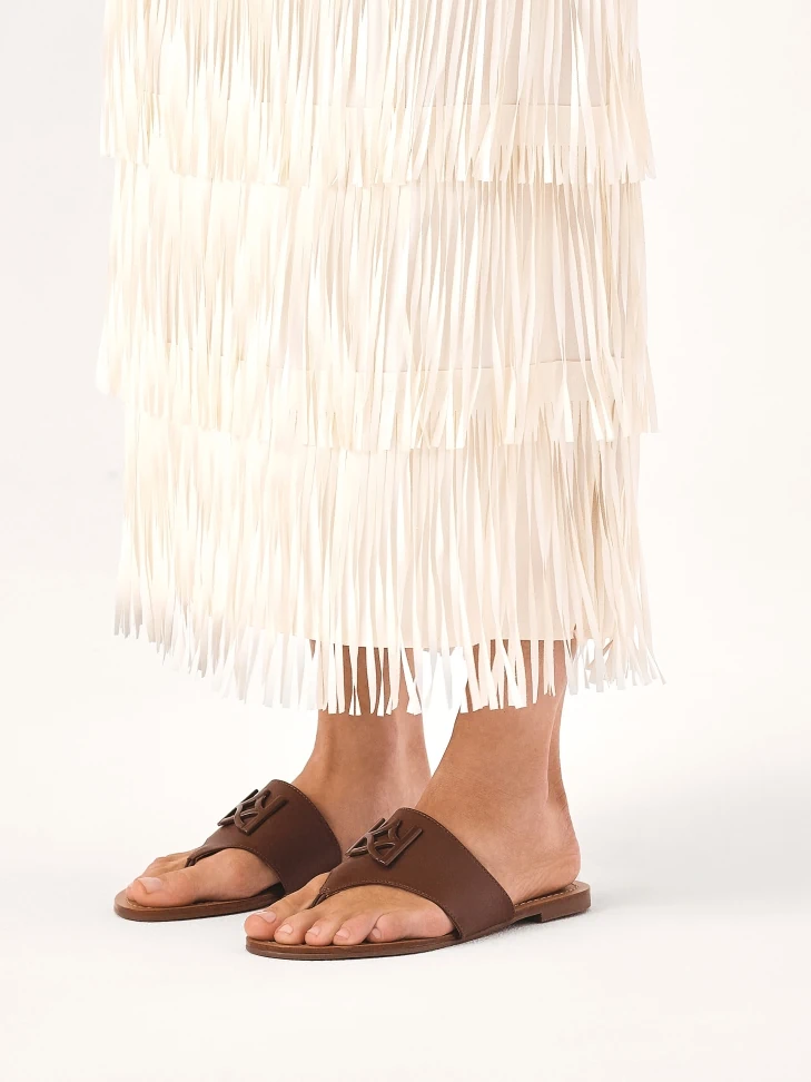 Kazar KAZAR Monogrammed Leather Flip-flops