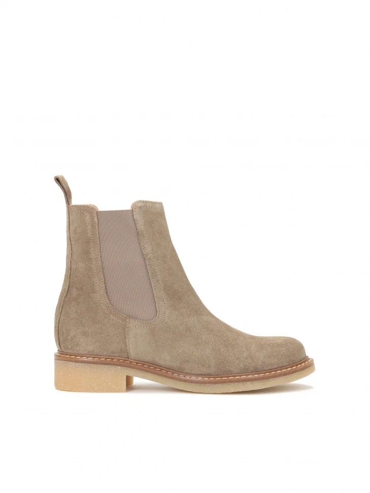 kazar Ladies’ beige Chelsea boots