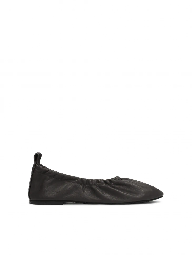 kazar Ladies’ black ballerinas with an elastic band