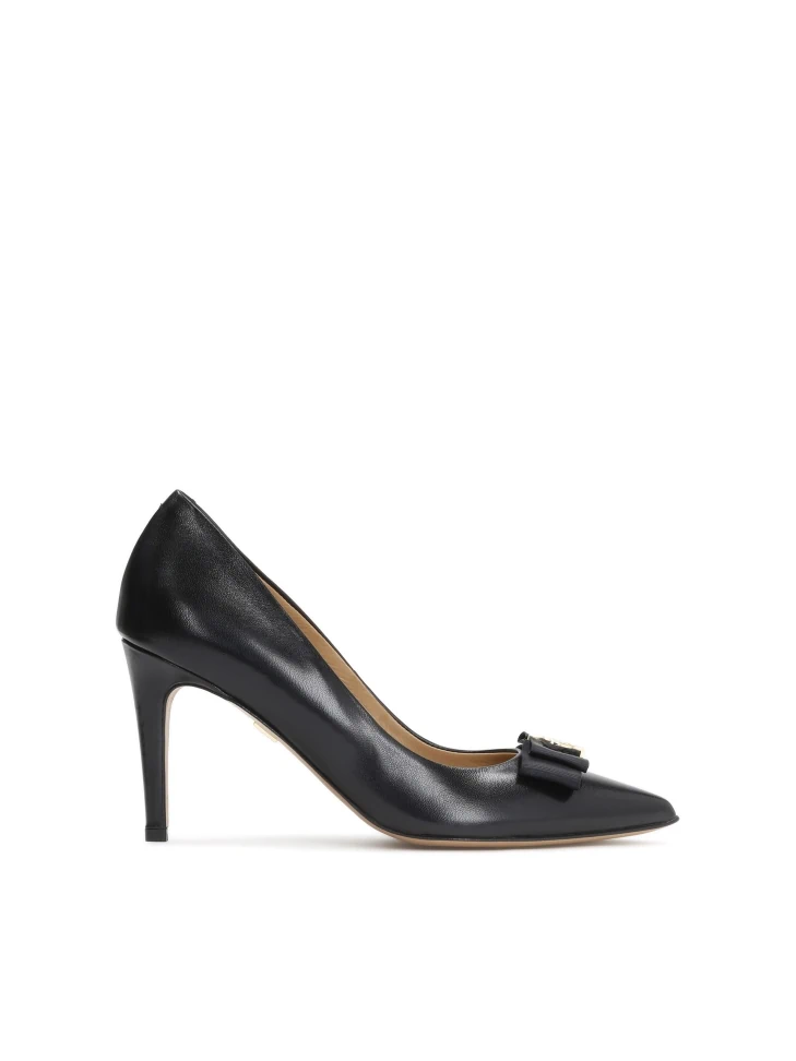 kazar Ladies’ black pumps