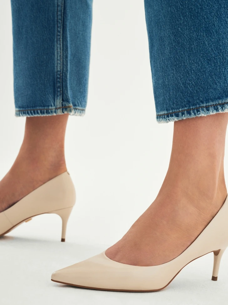 Kazar Ladies’ Cream Pumps