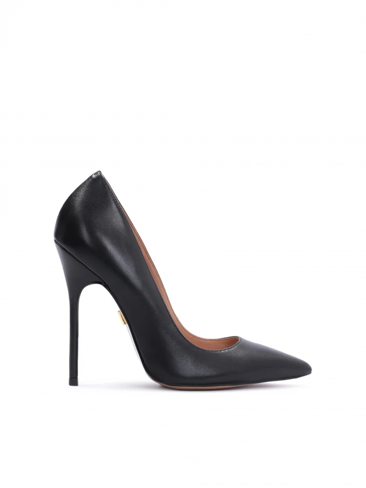 kazar Ladies’ timeless stilettos in universal black