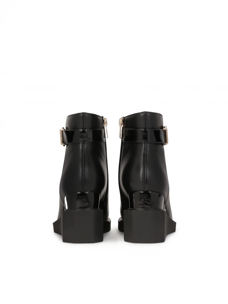 Kazar Leather Boots On Two-tiered Anchors