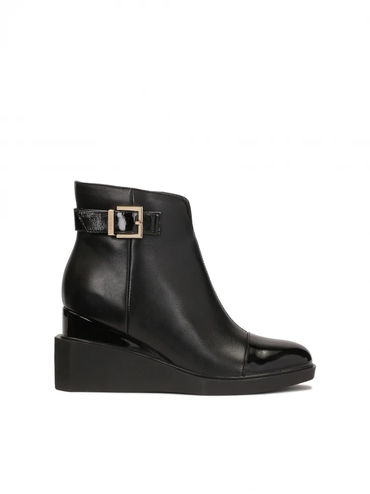 kazar Leather boots on two-tiered anchors