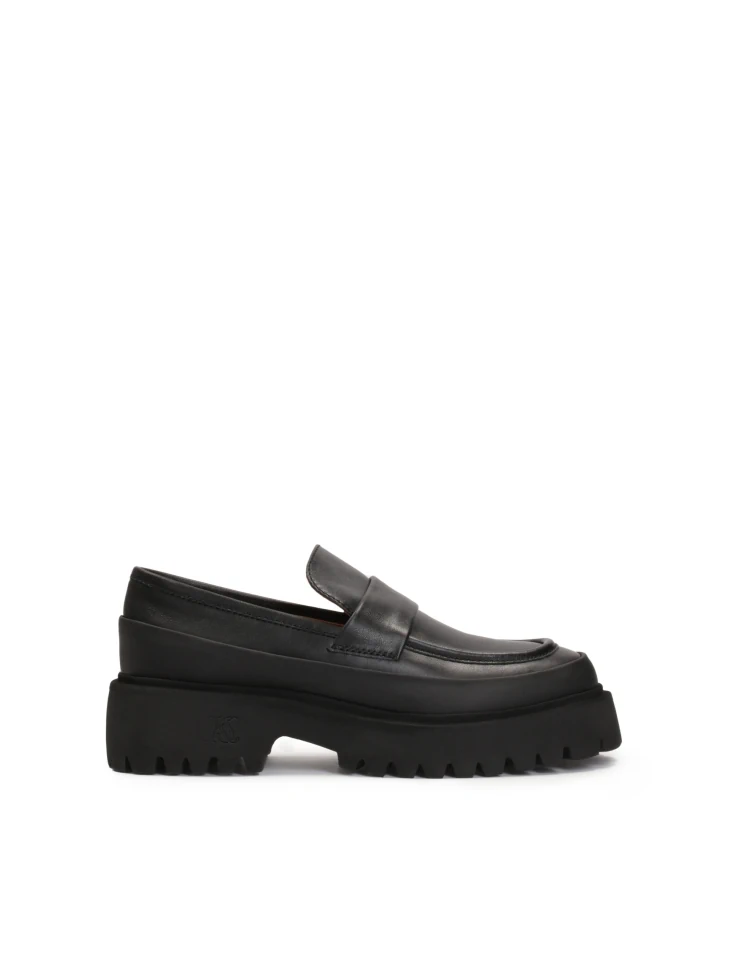 kazar Leather shoes on a tractor sole