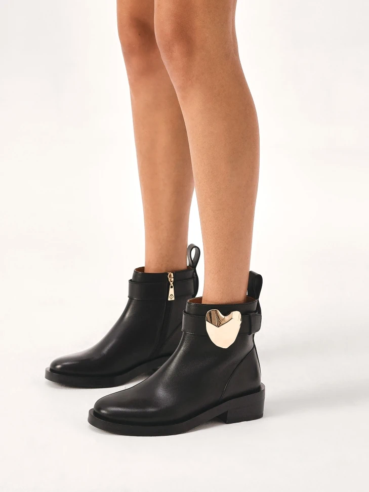 Kazar Low Boots Decorated With A Metal Heart
