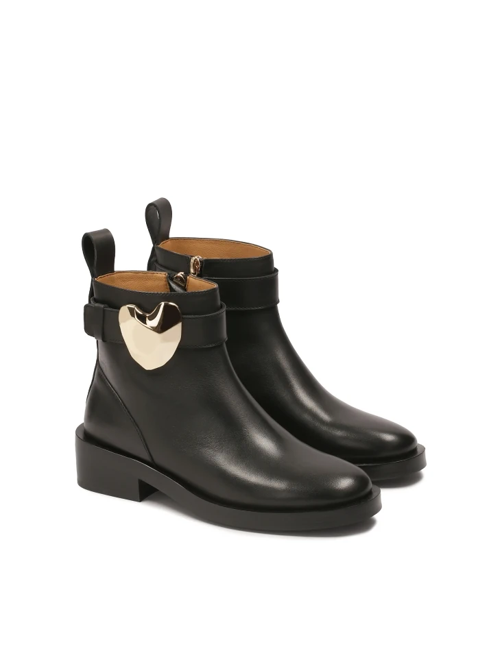 Kazar Low Boots Decorated With A Metal Heart
