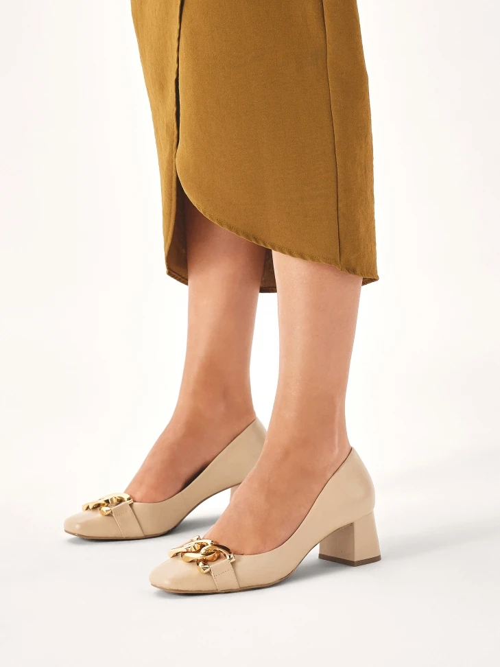 Kazar Low Pumps With Metal Embellishment