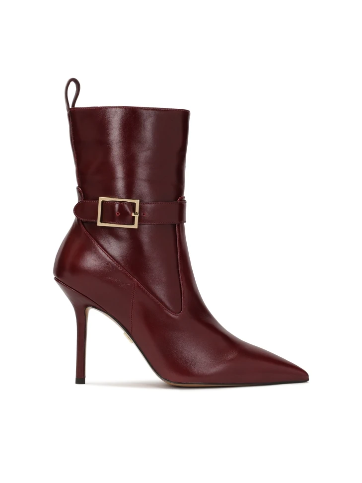 kazar Maroon boots with pointed toes