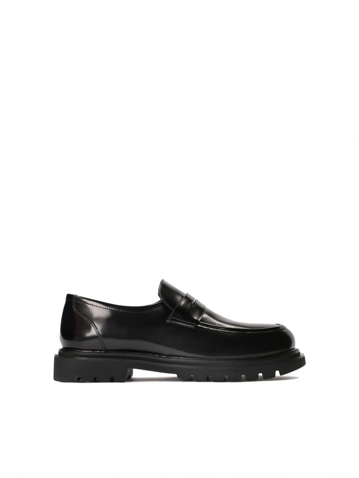 kazar Men’s black loafers on a thick sole