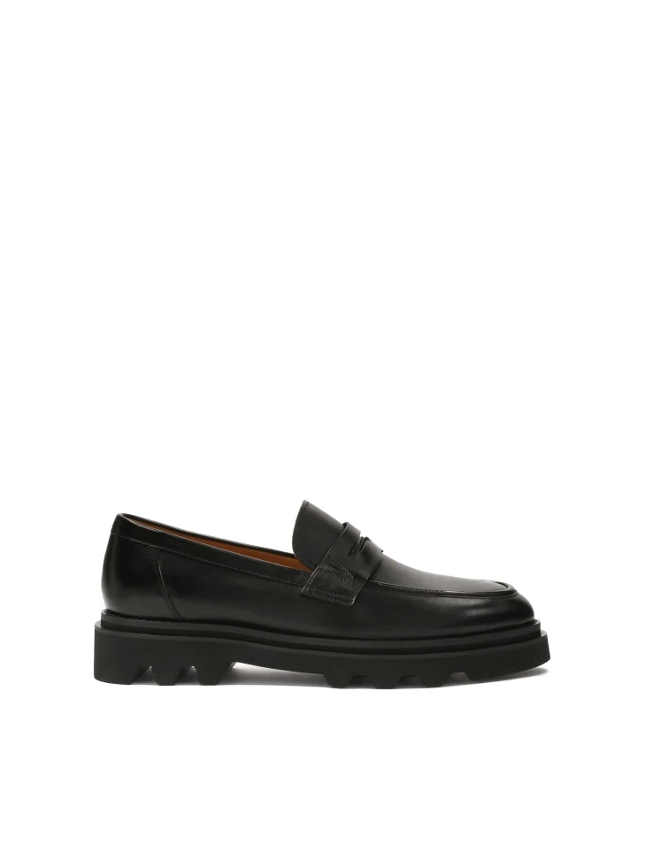 kazar Men’s leather loafers on a thick sole