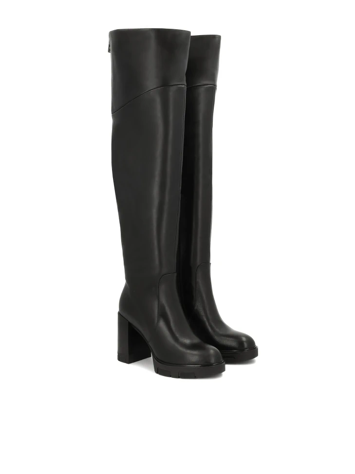 Kazar Musketeers With A Wide Heel And Platform