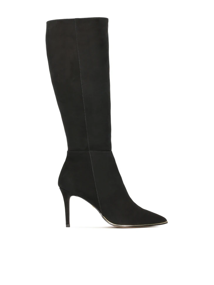kazar Nubuck boots with pointed toe noses