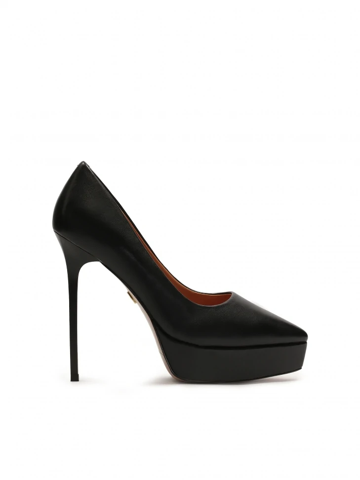 kazar Platform pumps with a pointy toe