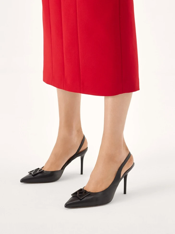 Kazar Pumps With A Cut Out Upper