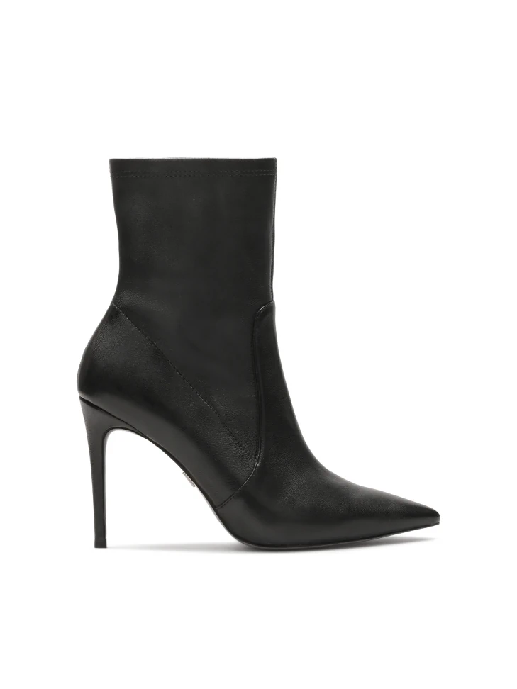 kazar Slender heeled boots with pointed nose