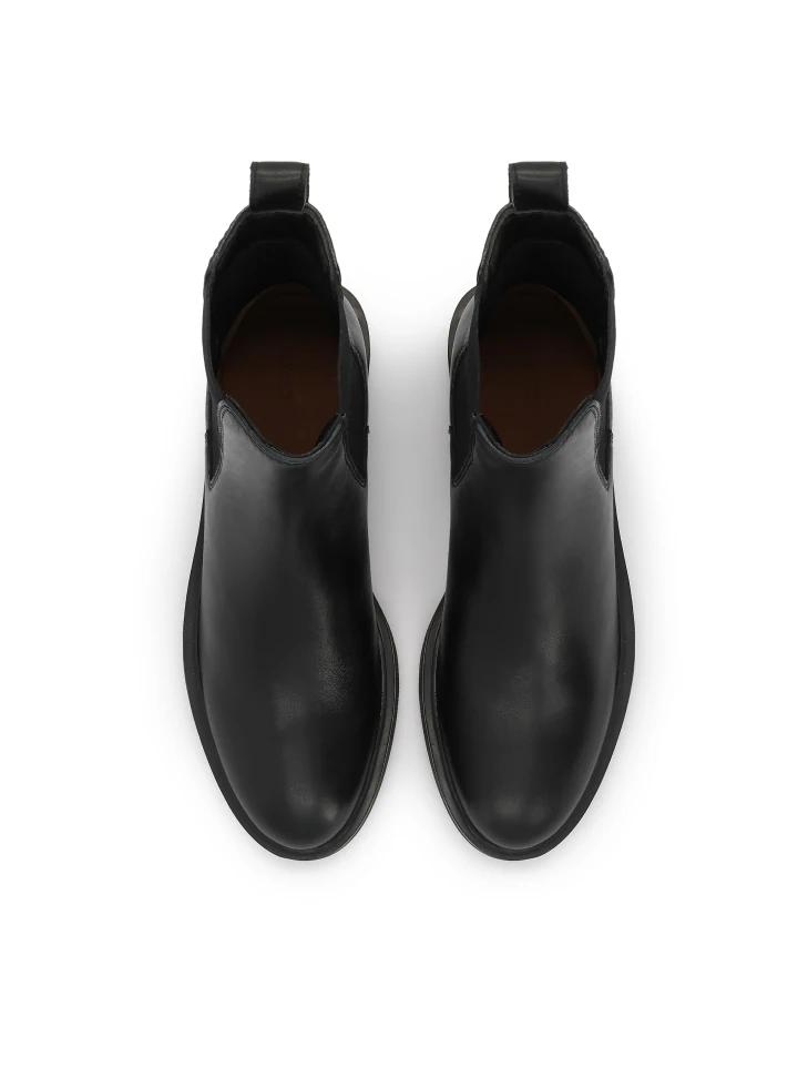 Kazar Slip-on Boots On A Flat Sole