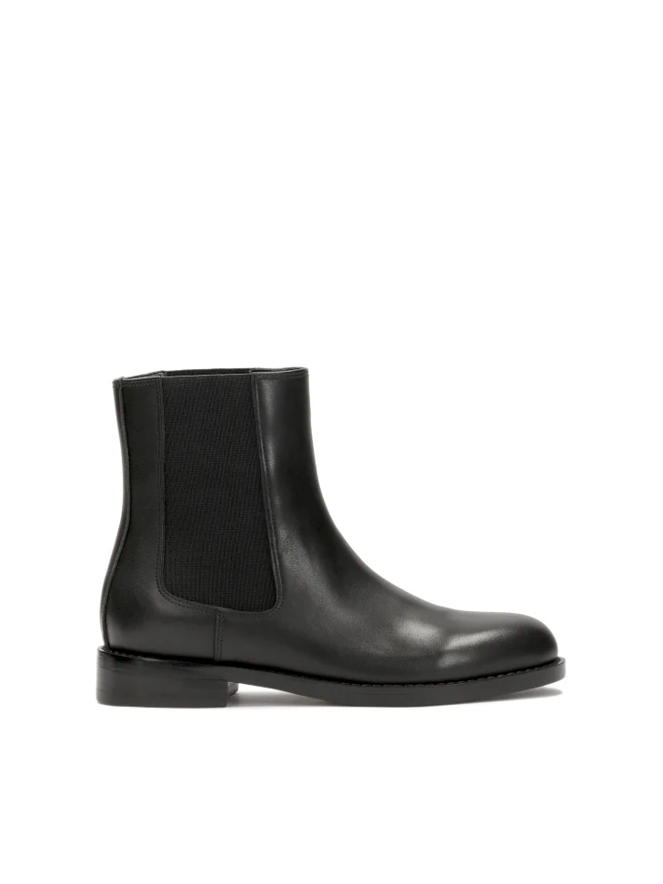 kazar Slip-on boots on a flat sole