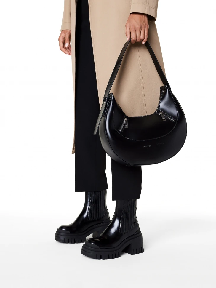 Kazar Slip-on Boots On A Solid Sole