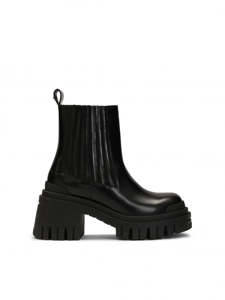 kazar Slip-on boots on a solid sole