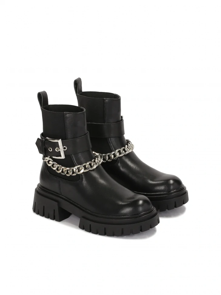 Kazar Slip-on Boots On A Thick Sole