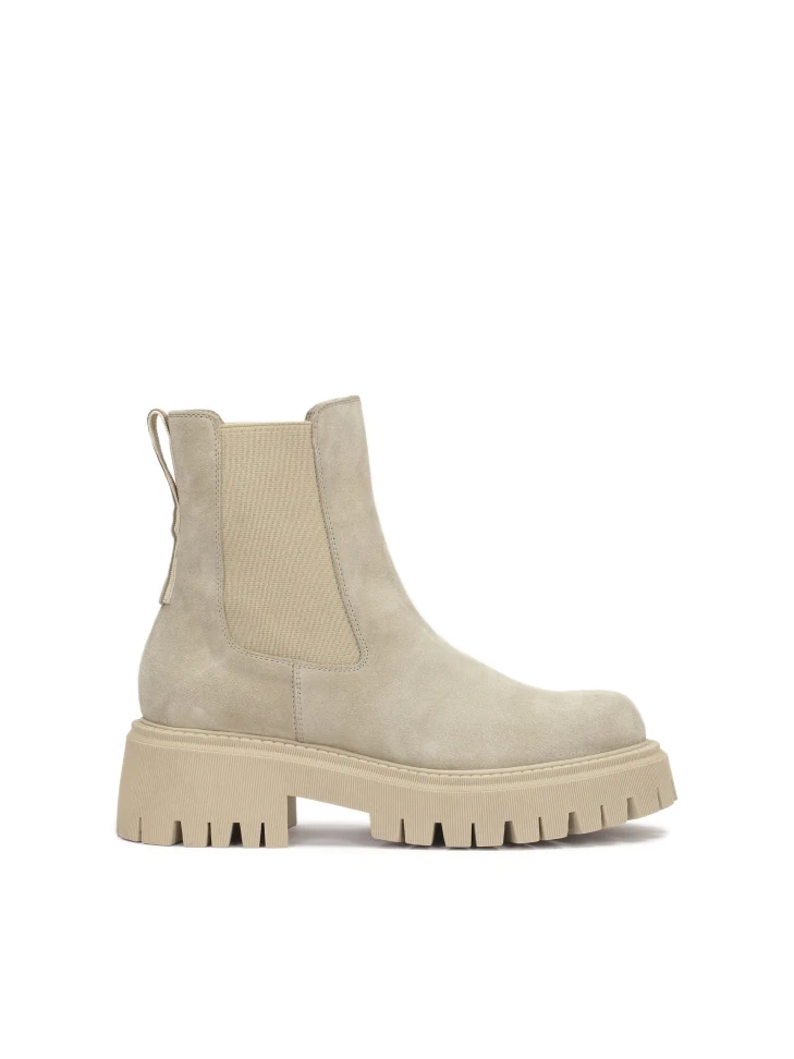 kazar Slip-on boots on a trefoil sole