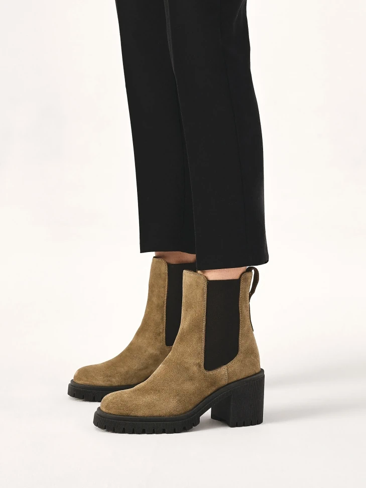 Kazar Slip-on Suede Casual Style Boots