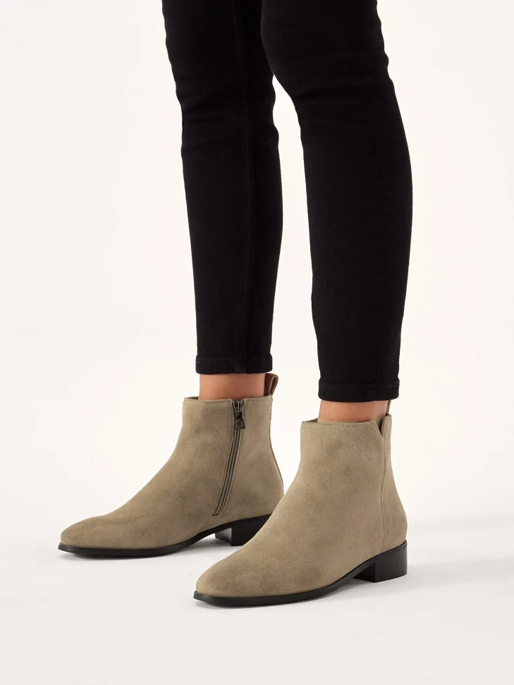 Kazar Suede Flat-heeled Boots