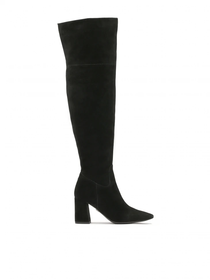 kazar Suede musketeers with a wide heel