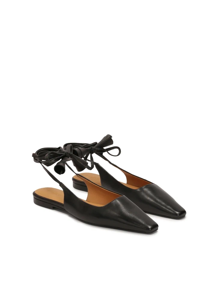Kazar Tiered Flat-heeled Pumps