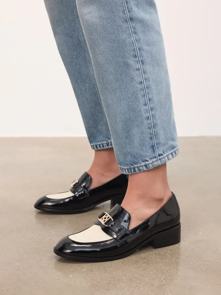 Kazar Two-tone Patent Leather Flat Shoes