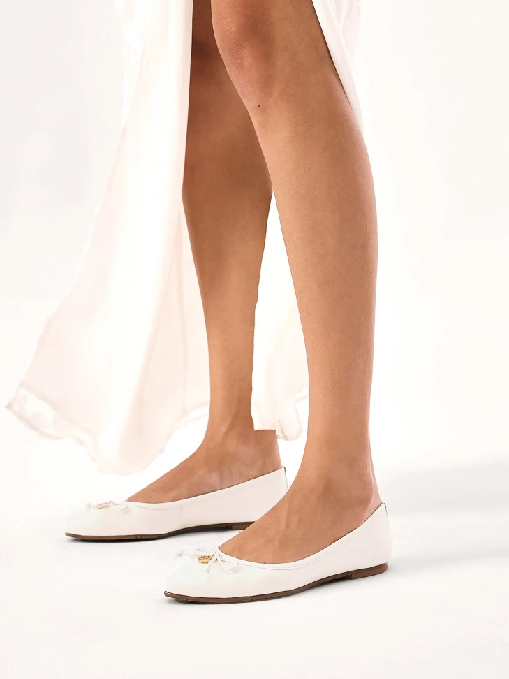 Kazar White Leather Ballerinas With Pendant