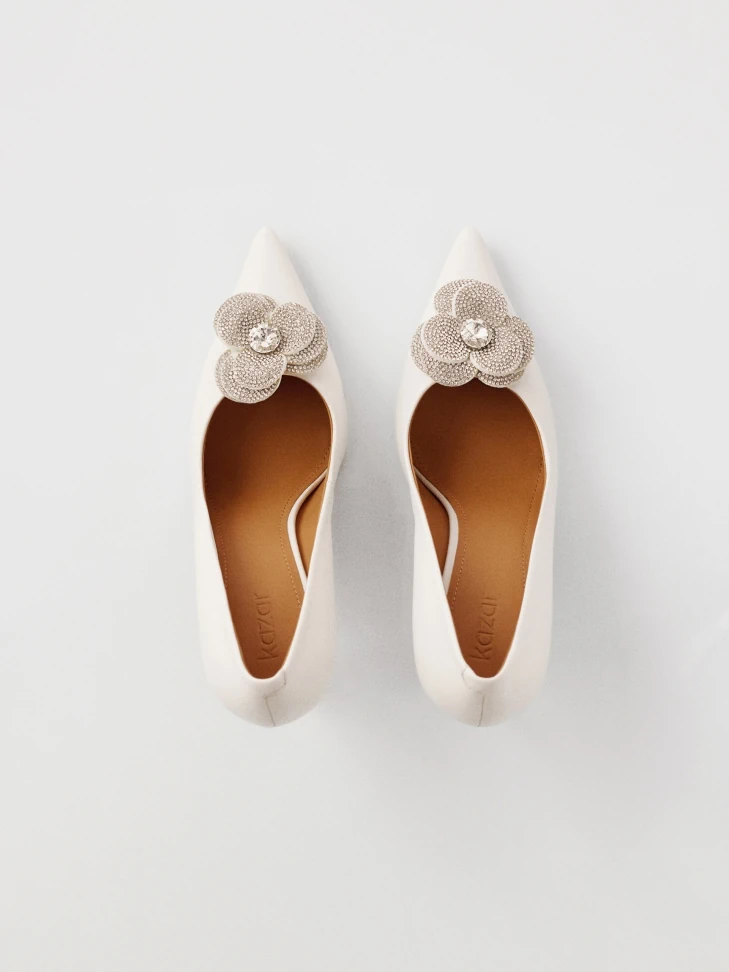 Kazar White Leather Pumps With Glittering Flower