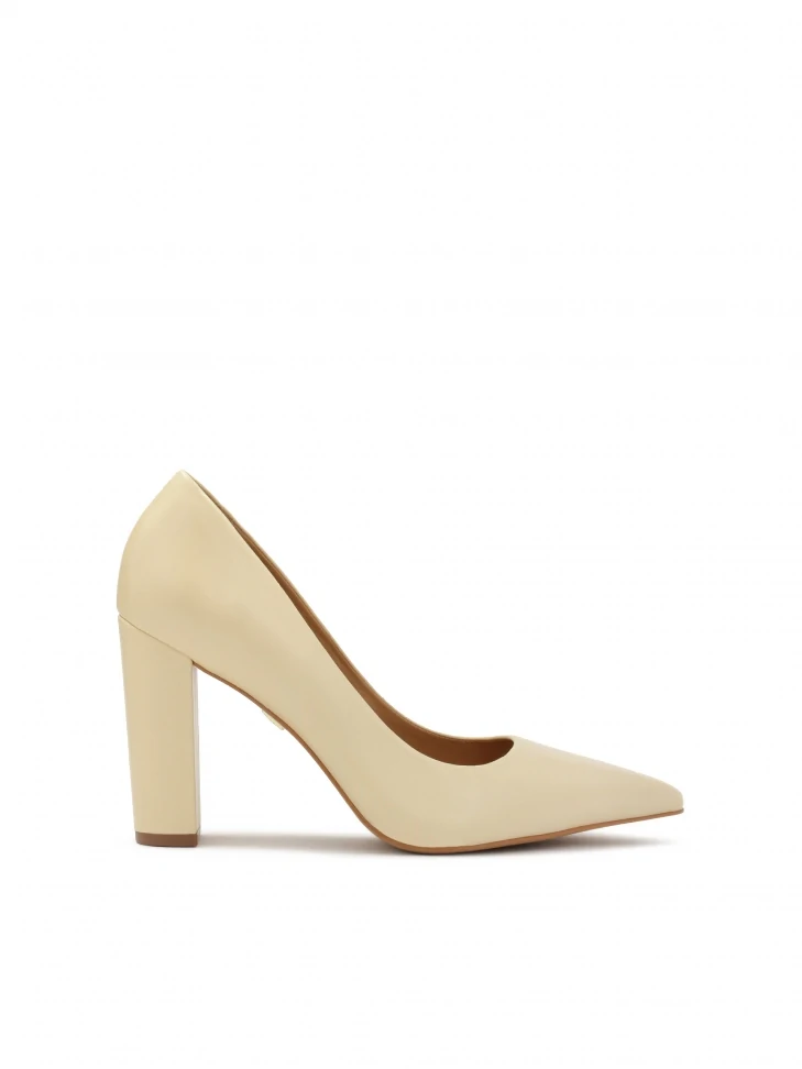 kazar Wide heel pumps in cream color