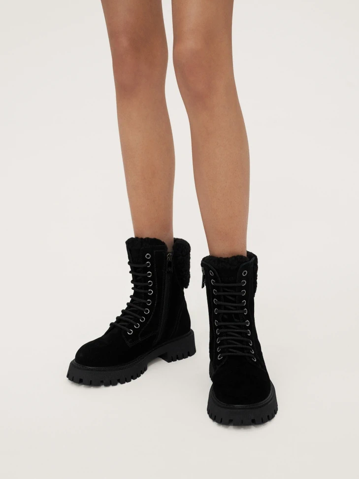 Kazar Ladies’ Insulated Flat Ankle Boots Made Of Soft Suede And Sheepskin