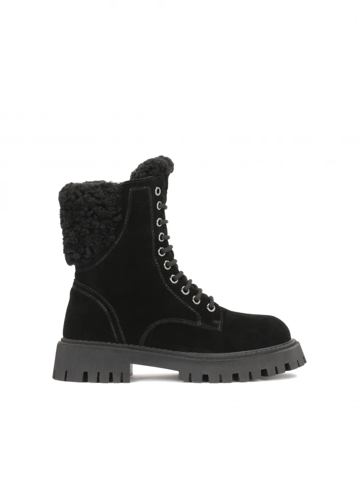 kazar Ladies’ insulated flat ankle boots made of soft suede and sheepskin