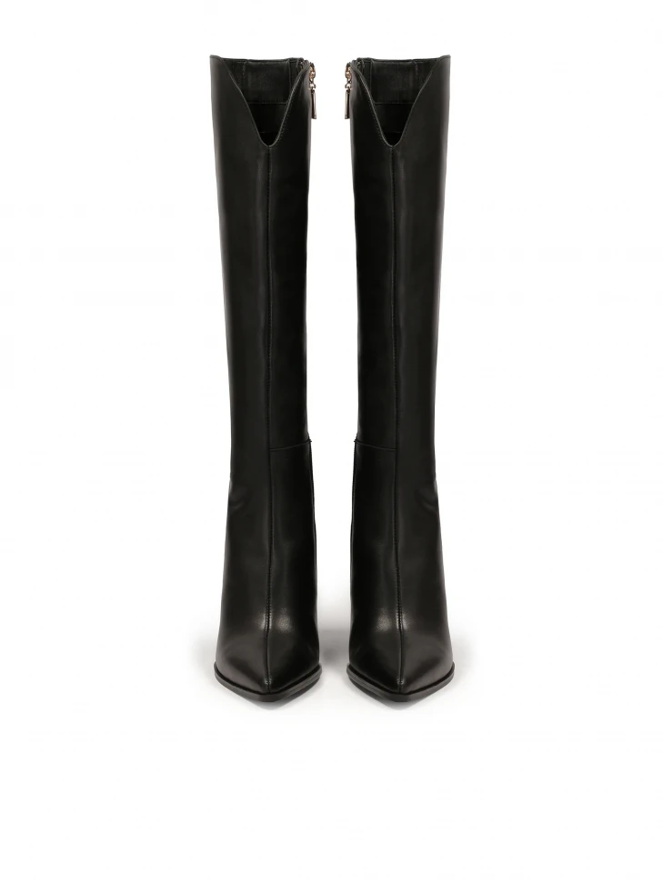 Kazar Leather Boots On A Platform With A Pointed Toe