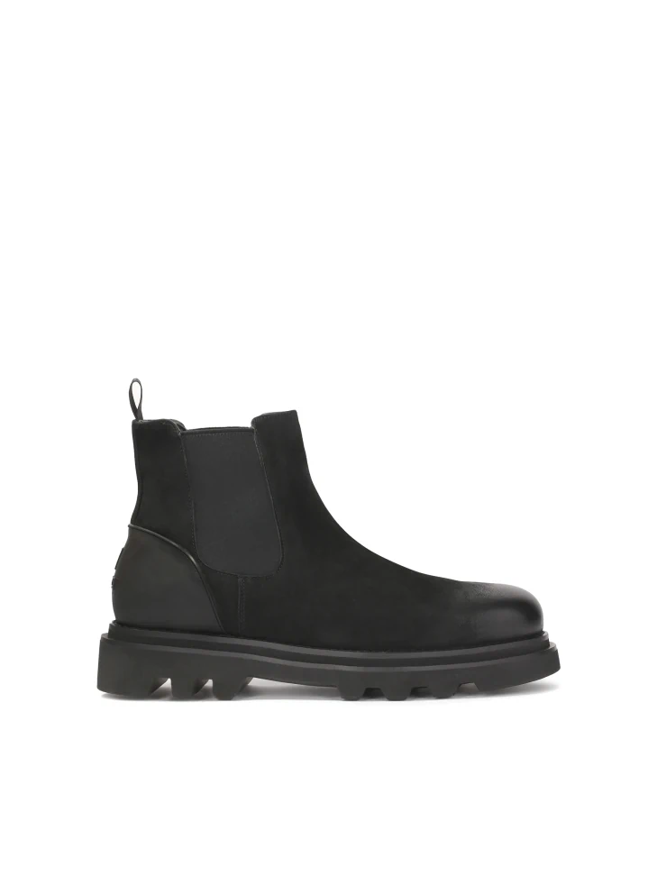 kazar Men’s black insulated Chelsea boots with track sole