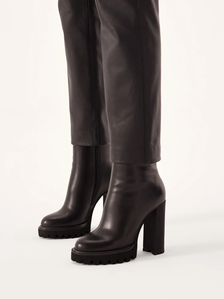 Kazar Minimalist Black Boots With High Heel And Platform