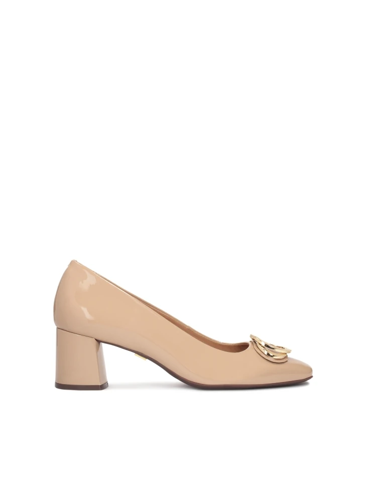 kazar Patent leather beige pumps with a sturdy heel