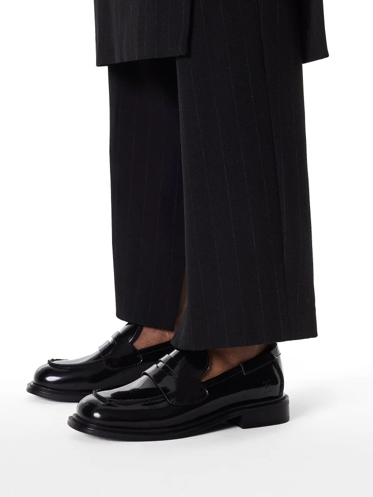 Kazar Patent Leather Shoes With Stitching On The Front