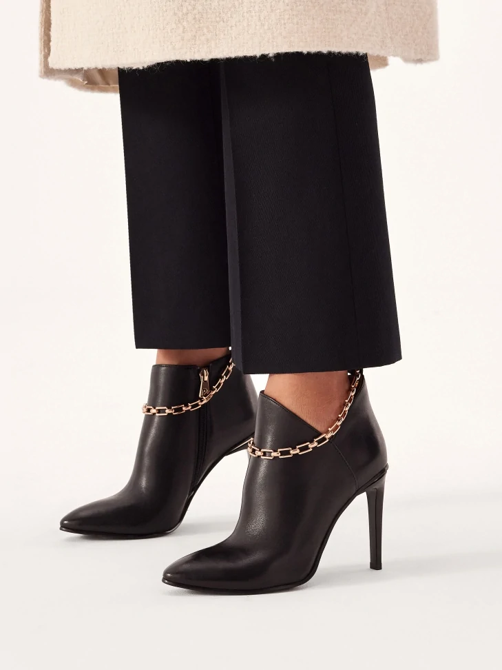 Kazar Phenomenal Boots On A Slender Stiletto Heel With A Striking Chain At The Ankle