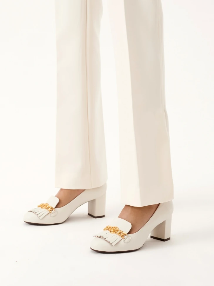 Kazar Pumps On A Comfortable Heel Decorated With Tassels