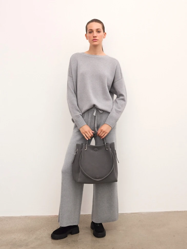 Kazar Suede Boots With A Zipper On The Front Of The Upper